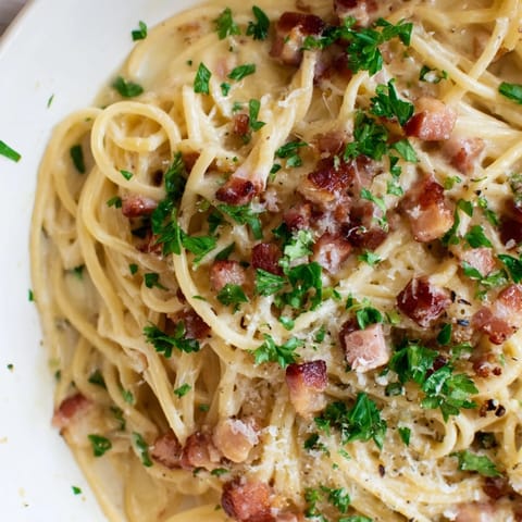 Creamy Garlic Bacon Pasta